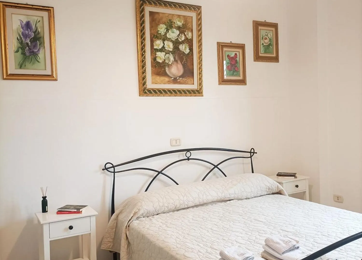 Bright Port View Apartment- Free Parking カリアリ